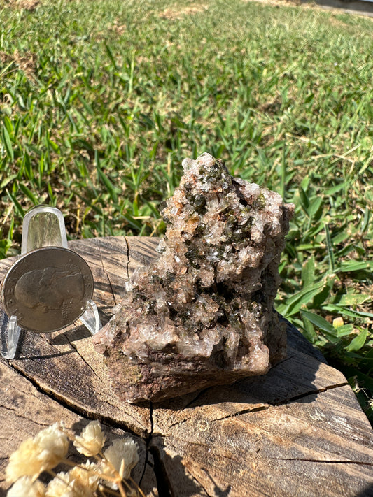 Quartz with epidote specimen B