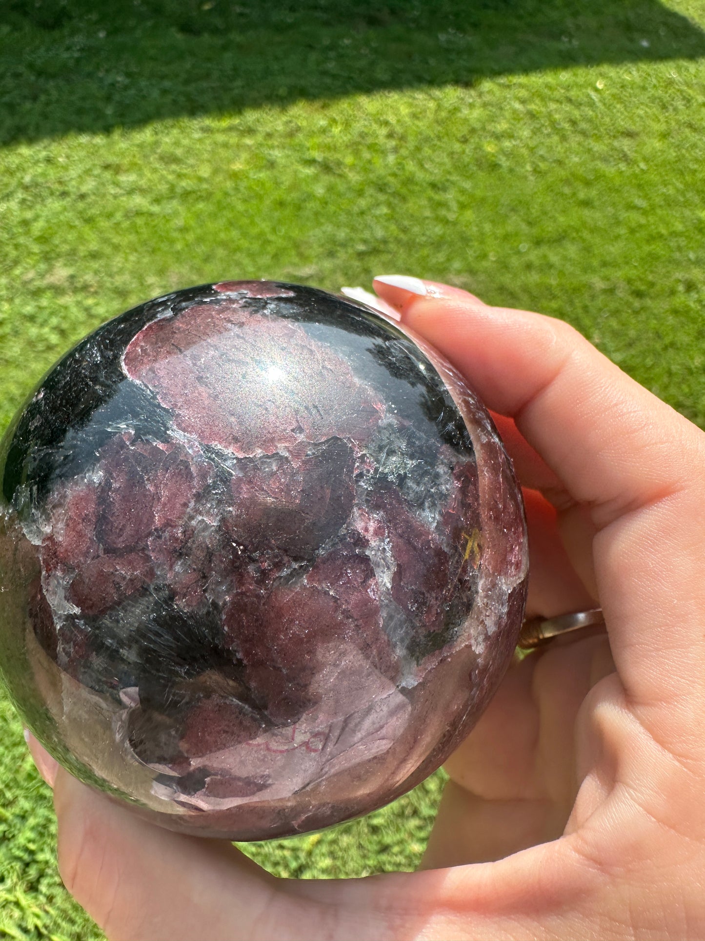 Garnet in arfvedsonite sphere