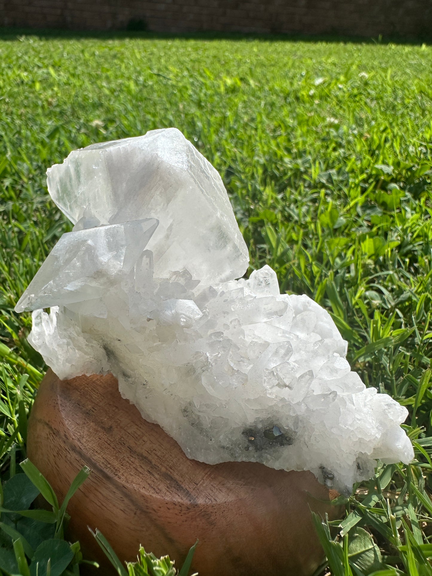 Scalenohedral calcite, “dogtooth” calcite, stellar beam calcite, with quartz points